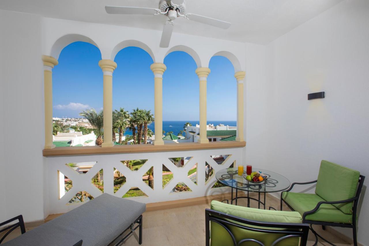 Park Regency Sharm El Sheikh Resort Esterno foto A typical balcony at the Iberostar Grand Hotel Melia