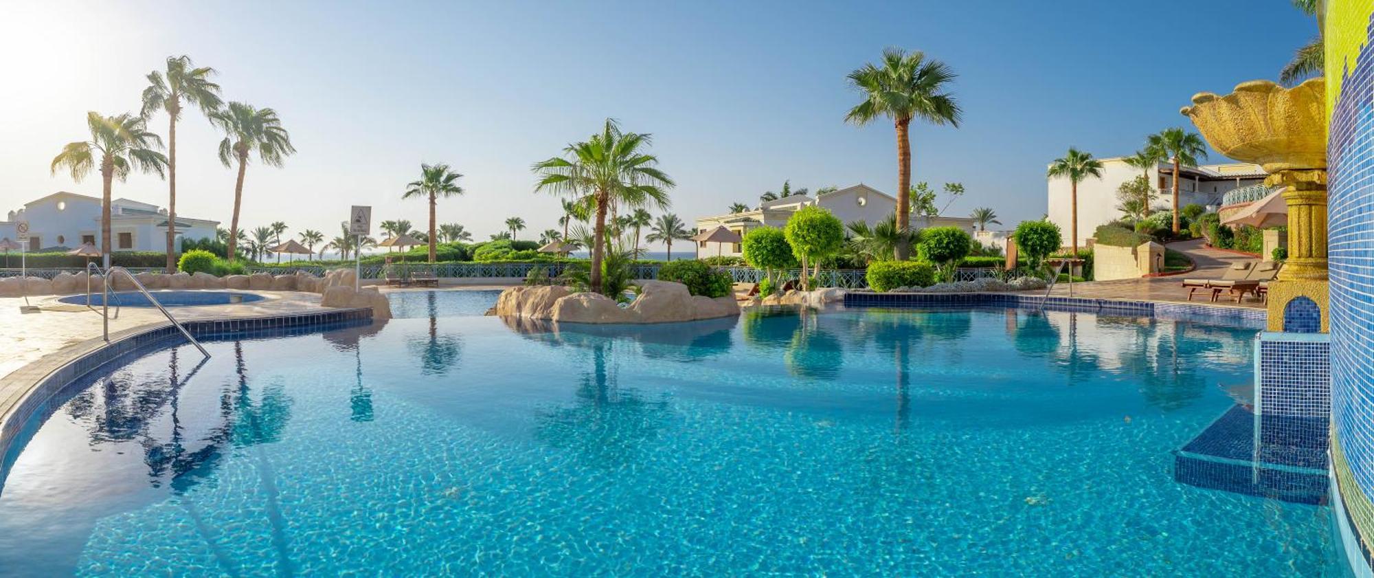 Park Regency Sharm El Sheikh Resort Esterno foto Pool at the resort