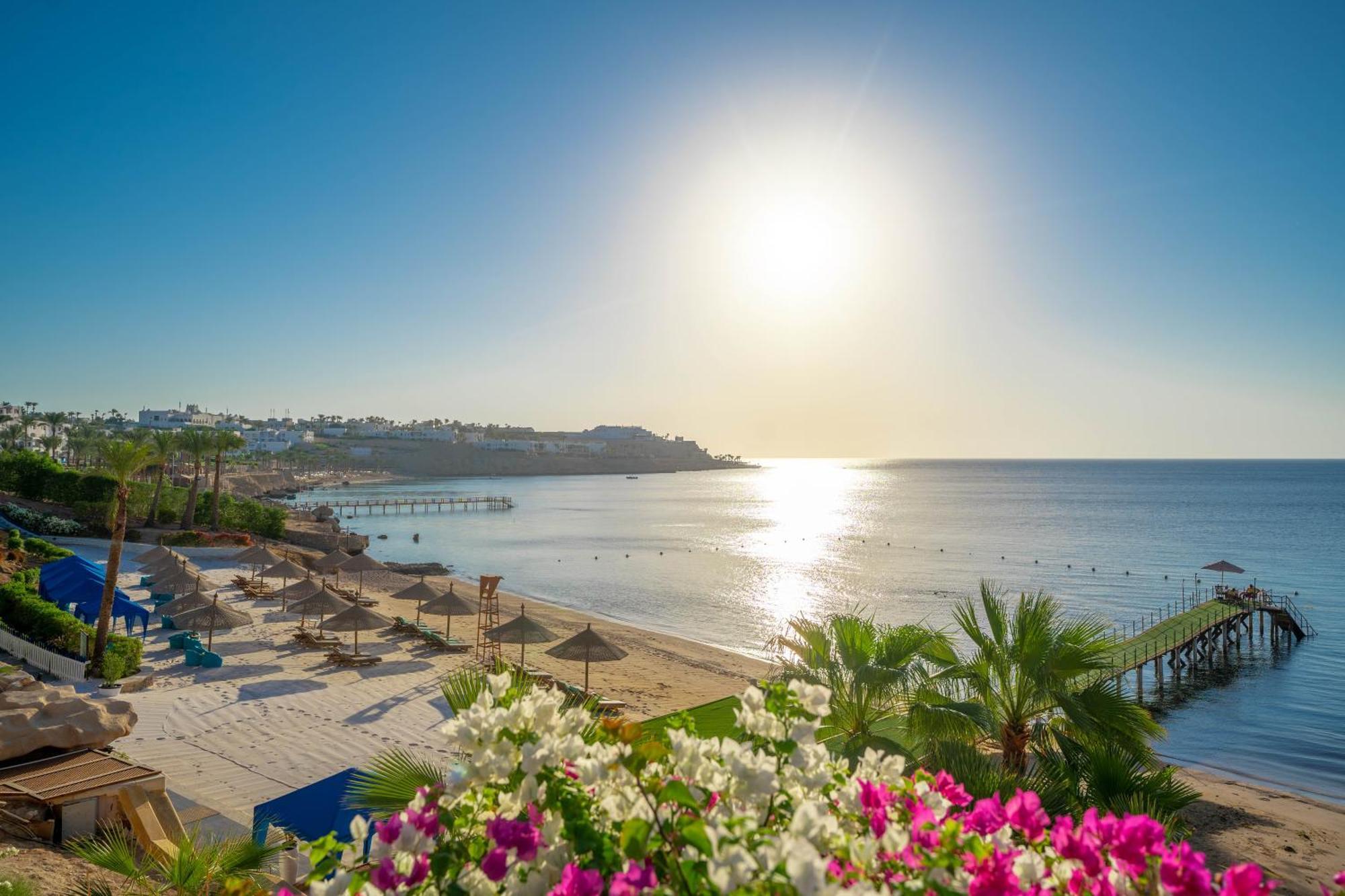 Park Regency Sharm El Sheikh Resort Esterno foto Sunrise over the Red Sea at the Hilton Taba